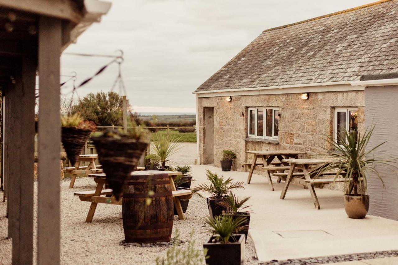 Wheal Prosper- Beautifully Fitted Wooden Lodge Helston Cornwall Exterior foto
